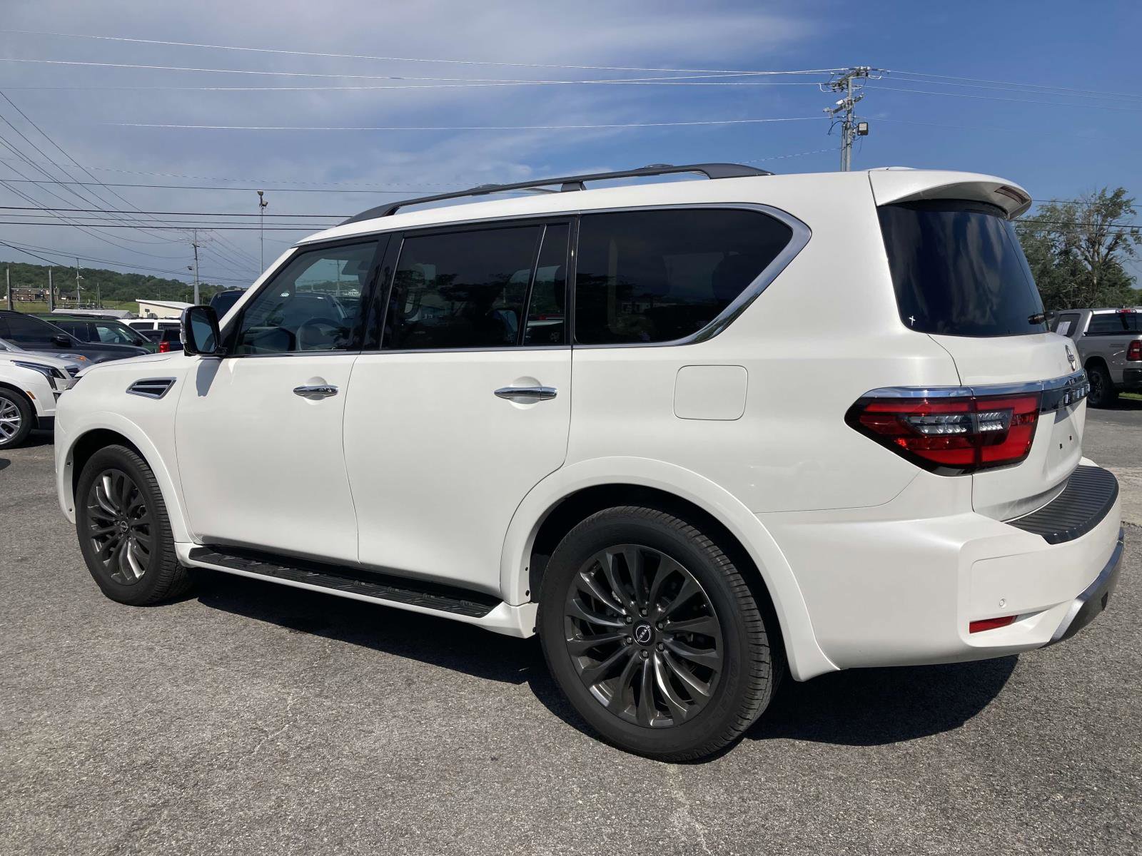 Used 2024 Nissan Armada Platinum w/ Captain's Chairs Package image 4