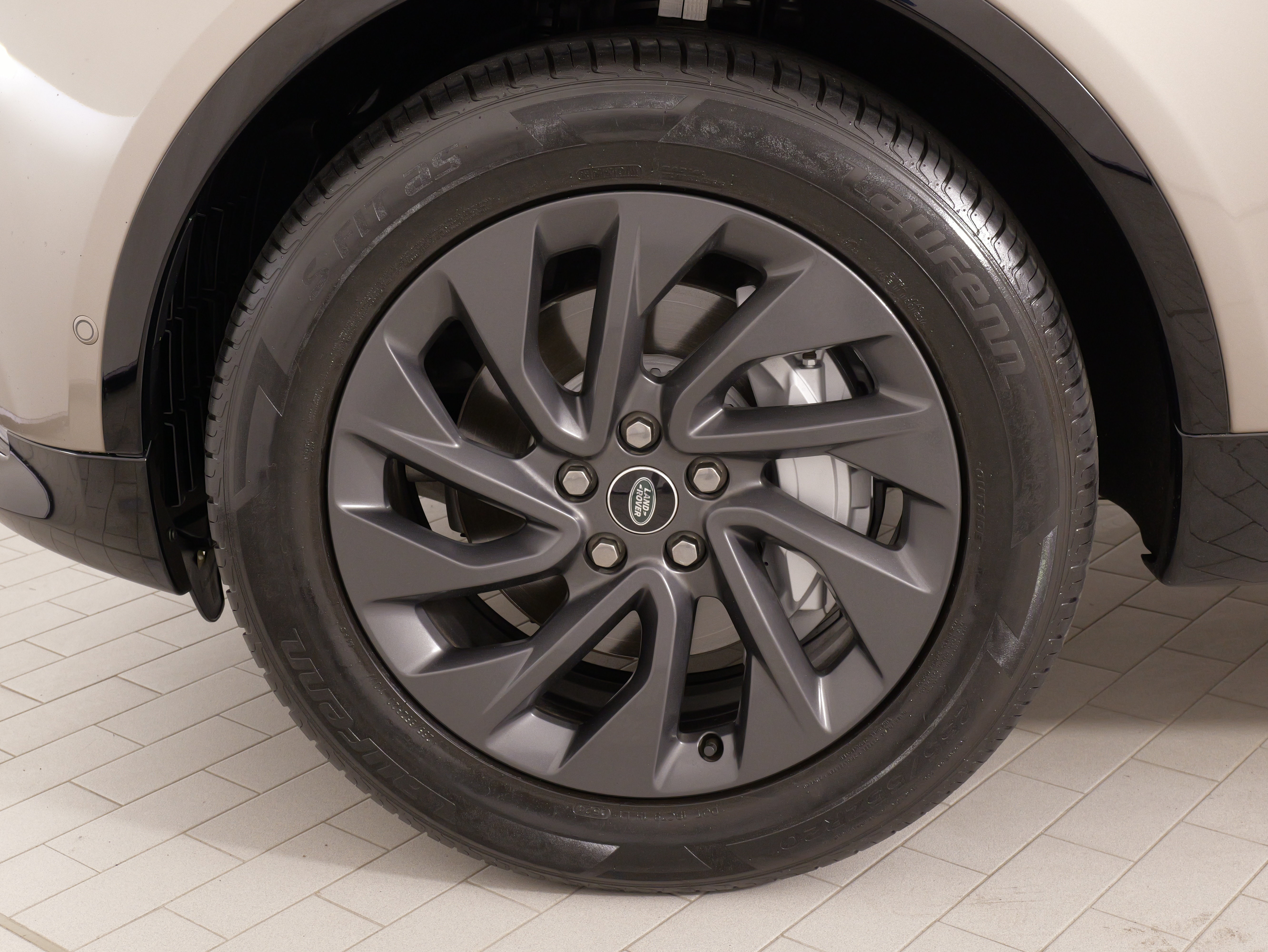 Used 2023 Land Rover Discovery S R-Dynamic AWD/4WD image 66