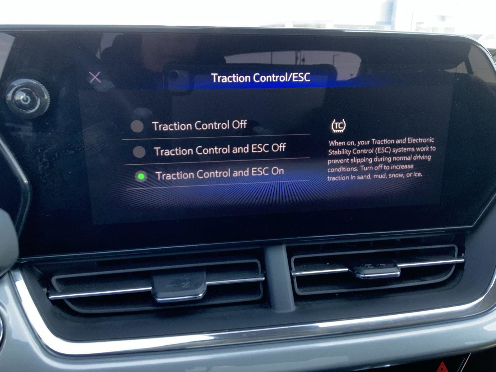 Used 2025 Chevrolet Trax LT w/ LT Convenience Package image 36