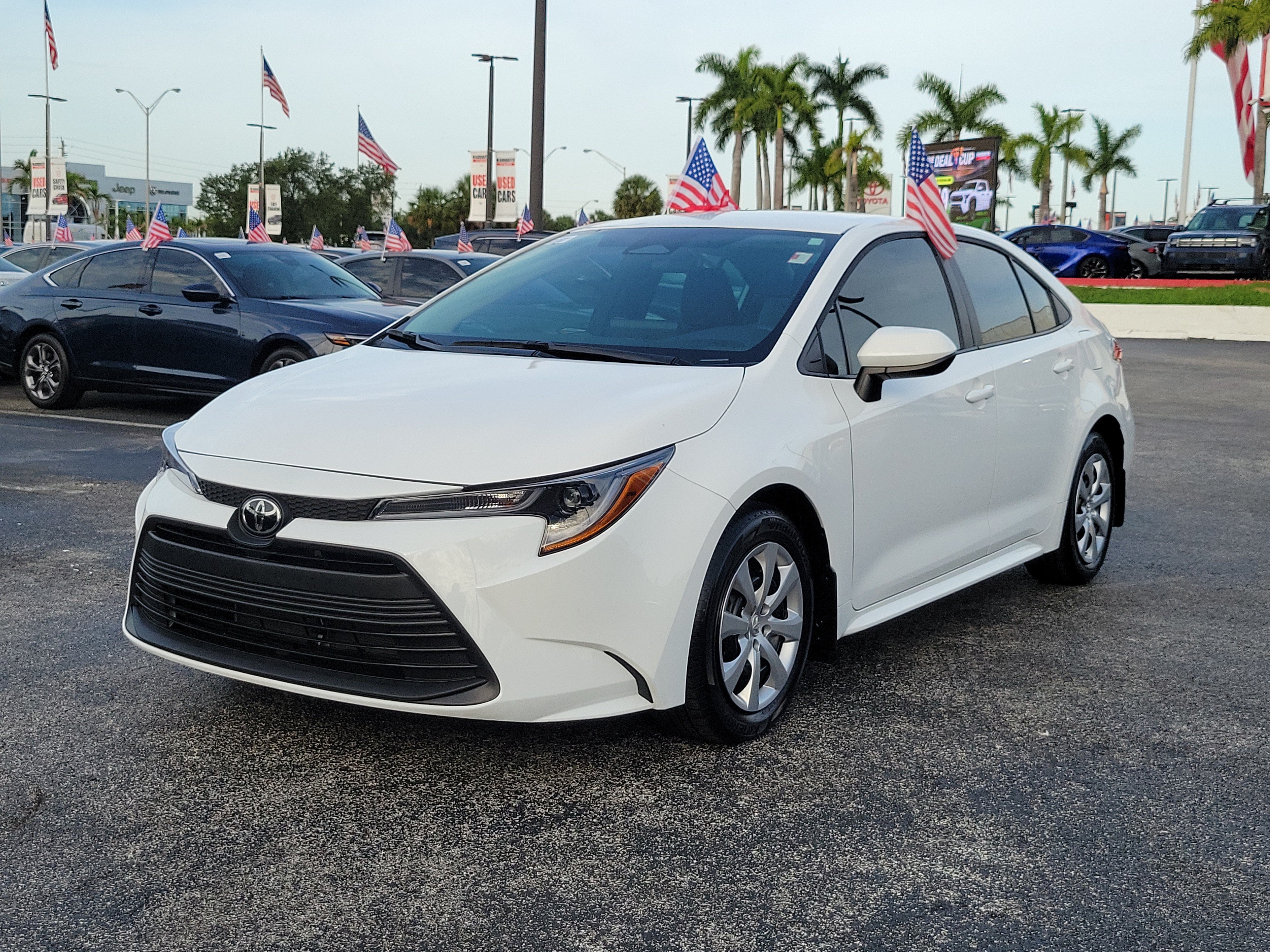 Used 2025 Toyota Corolla LE FWD image 6