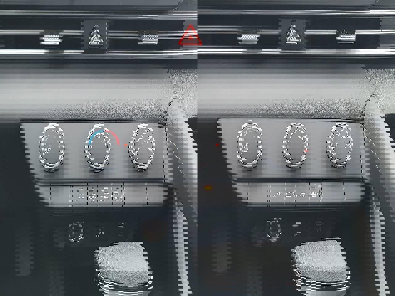 New 2026 Hyundai Elantra SE image 18