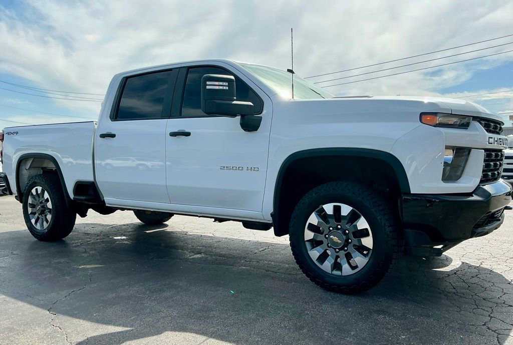 Used 2022 Chevrolet Silverado 2500 Custom w/ Custom Value Package AWD/4WD image 9