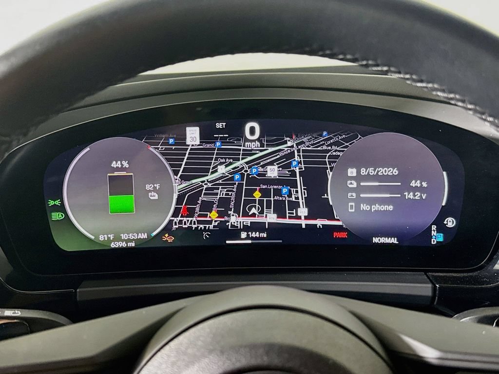 Certified 2025 Porsche Macan Electric RWD image 13
