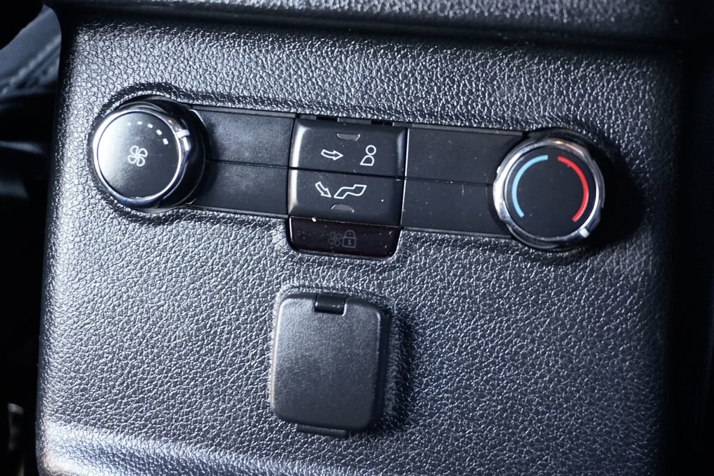 Used 2017 Ford Explorer XLT w/ Equipment Group 201A image 34