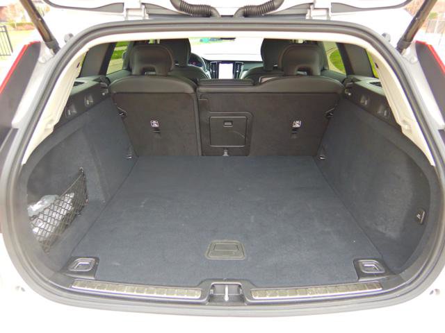 Used 2025 Volvo V60 B5 Cross Country Ultra w/ Climate Package image 15