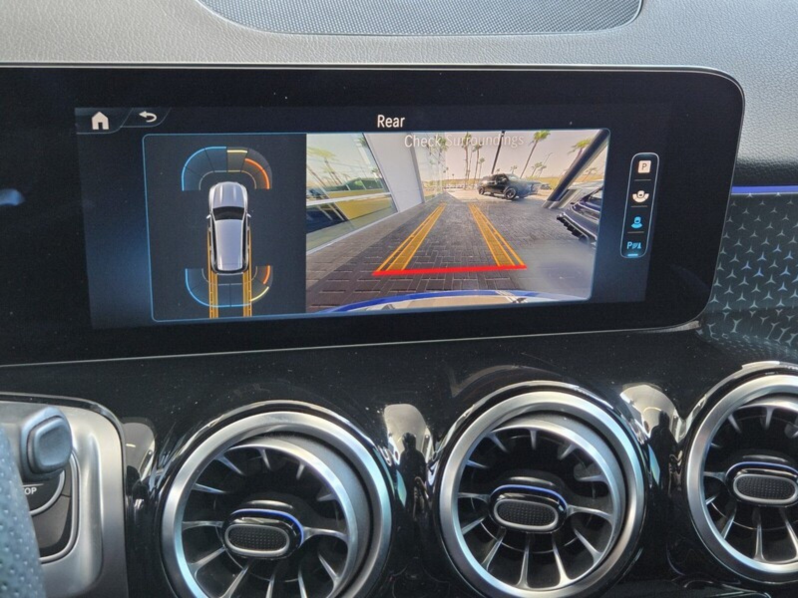 Used 2024 Mercedes-Benz GLB 250 image 31