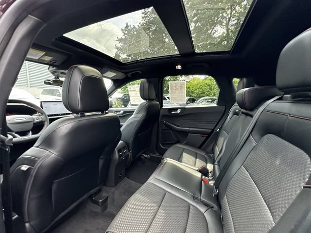 Certified 2023 Ford Escape ST-Line w/ Tech Pack #1 AWD/4WD image 18