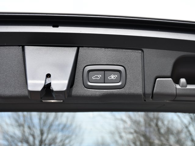 New 2026 Volvo XC60 T8 Plus w/ Protection Package Premier AWD/4WD image 29