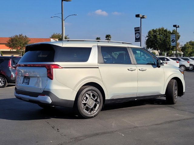 New 2026 Kia Carnival EX FWD image 5