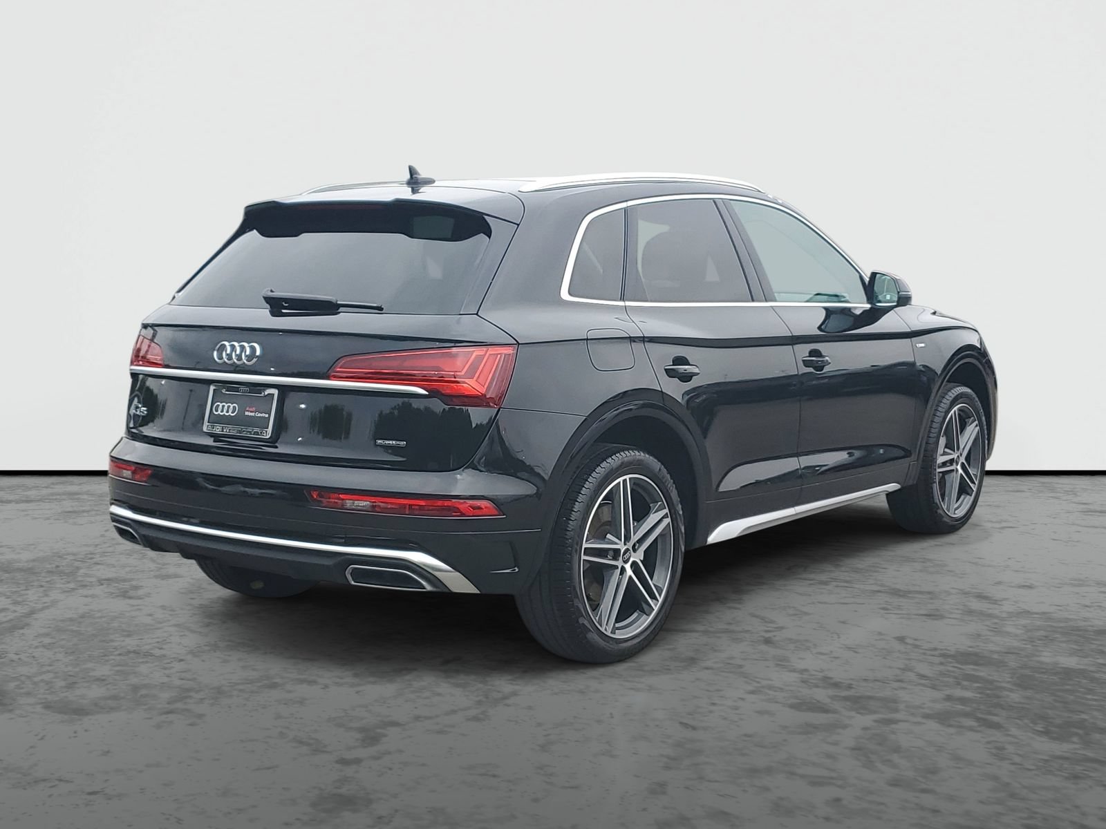 Used 2023 Audi Q5 e Premium w/ Convenience Package AWD/4WD image 4