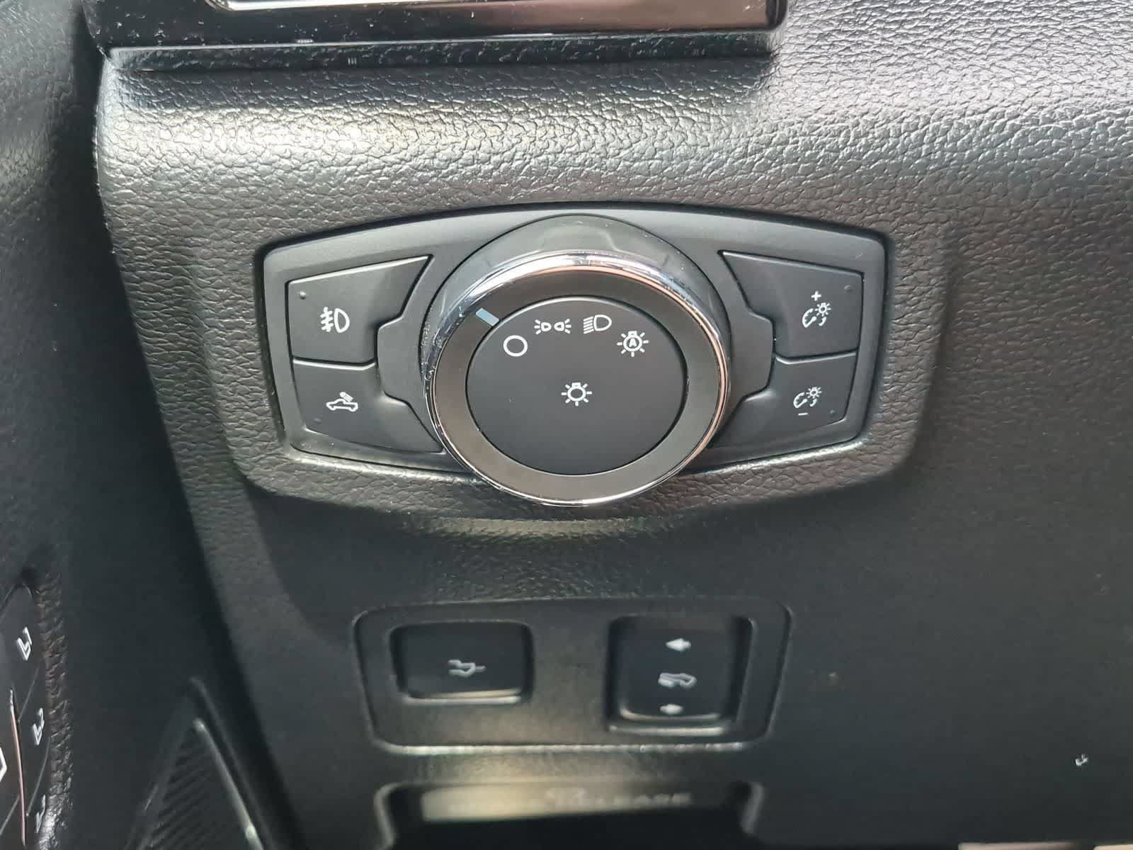 Used 2021 Ford F250 Lariat w/ Lariat Ultimate Package AWD/4WD image 28