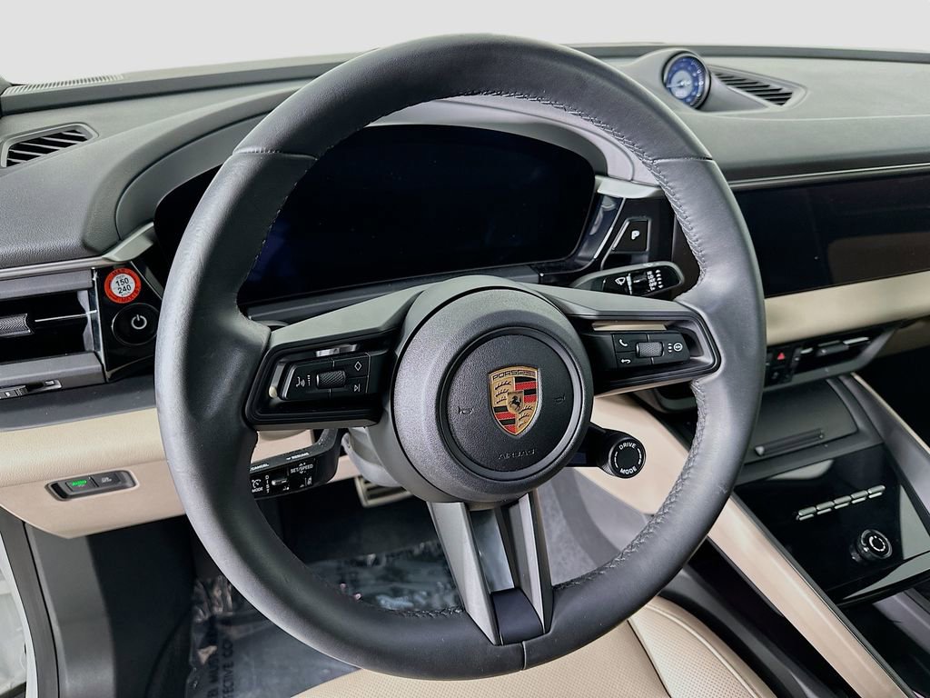 Used 2025 Porsche Macan 4S Electric image 12