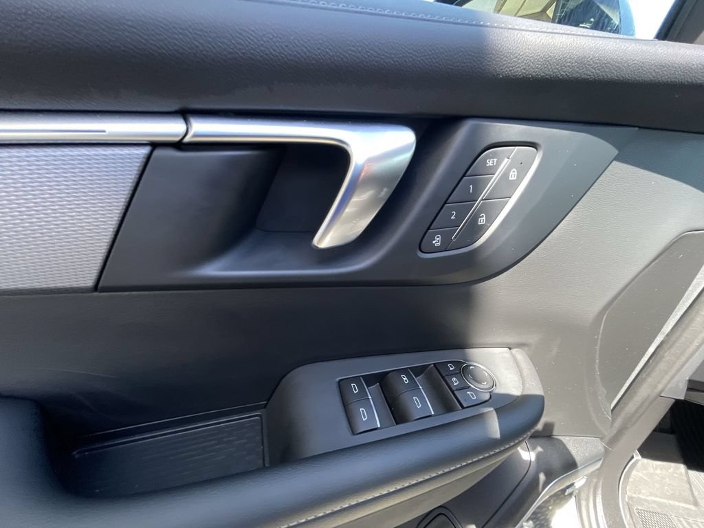 Certified 2025 Buick Enclave Sport Touring w/ Power Package FWD image 22