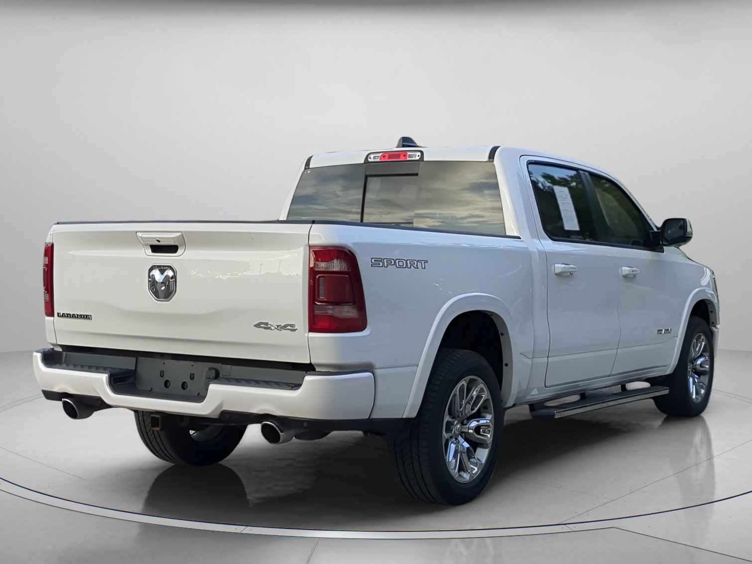 Used 2022 RAM 1500 Laramie w/ Sport Appearance Package AWD/4WD image 40