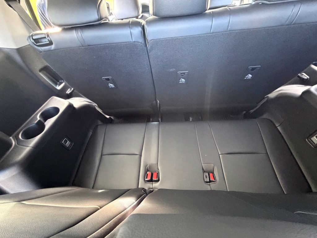 Used 2023 Toyota Highlander XLE AWD/4WD image 44