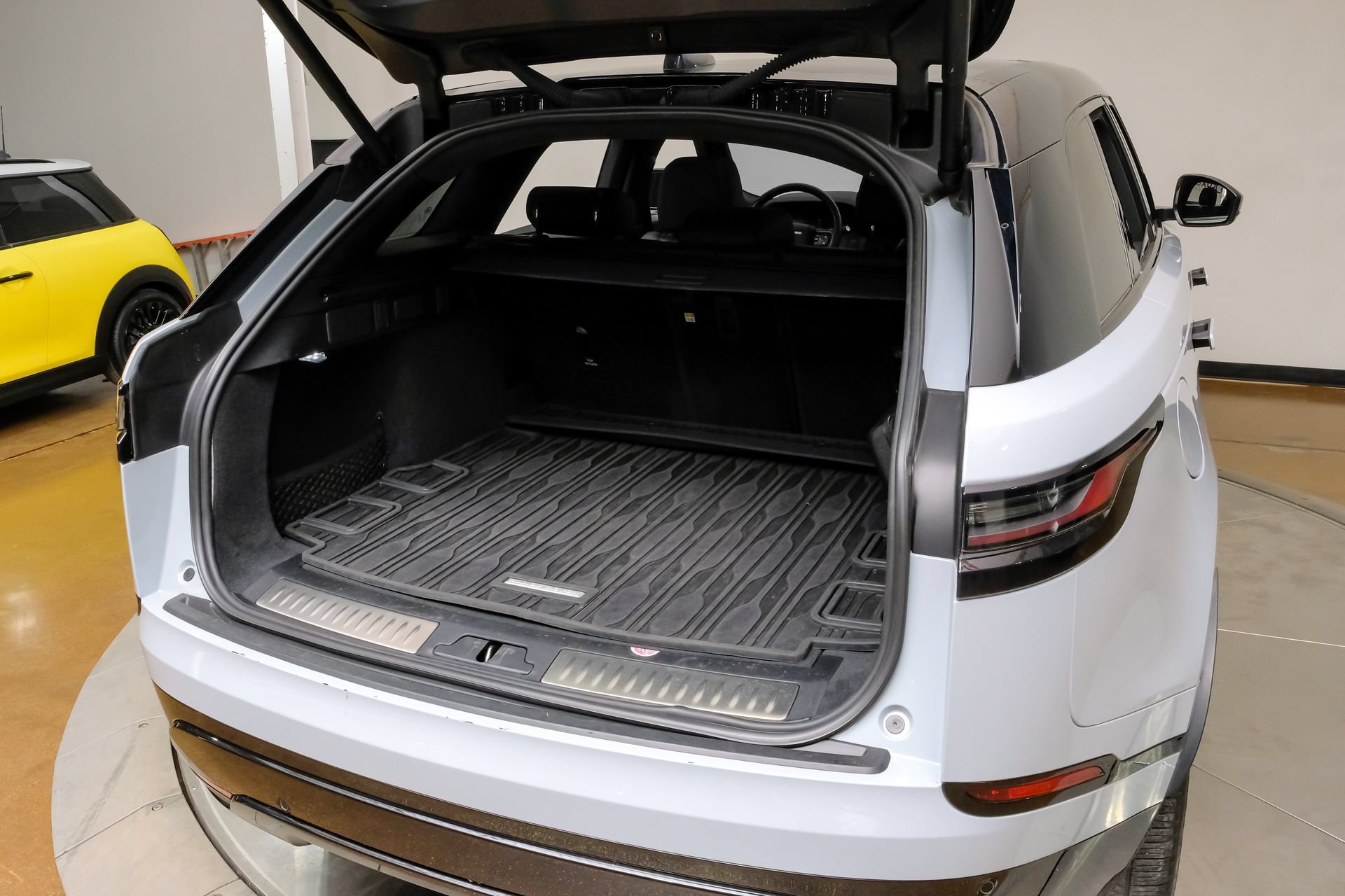 Used 2024 Land Rover Range Rover Velar Dynamic SE AWD/4WD image 54