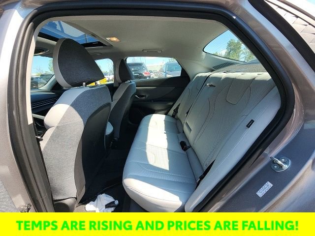 Used 2024 Hyundai Elantra Limited image 25