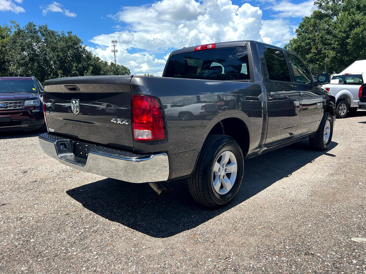 Used 2022 RAM 1500 Classic SLT image 3