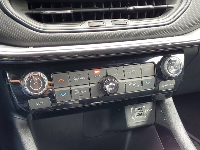 Used 2023 Jeep Compass Trailhawk w/ Trailhawk Convenience Group AWD/4WD image 17