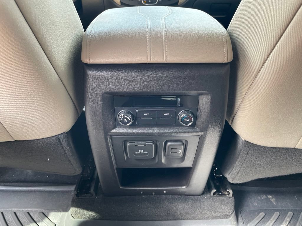 Used 2022 Chevrolet Traverse LT FWD image 33