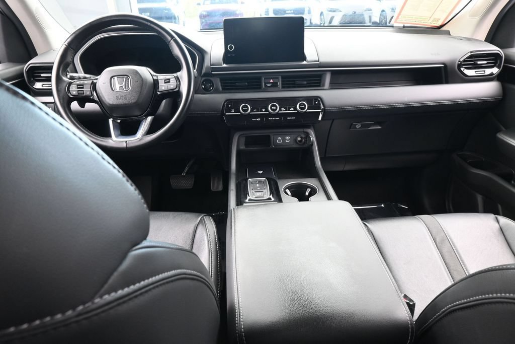 Used 2025 Honda Pilot EX-L image 41