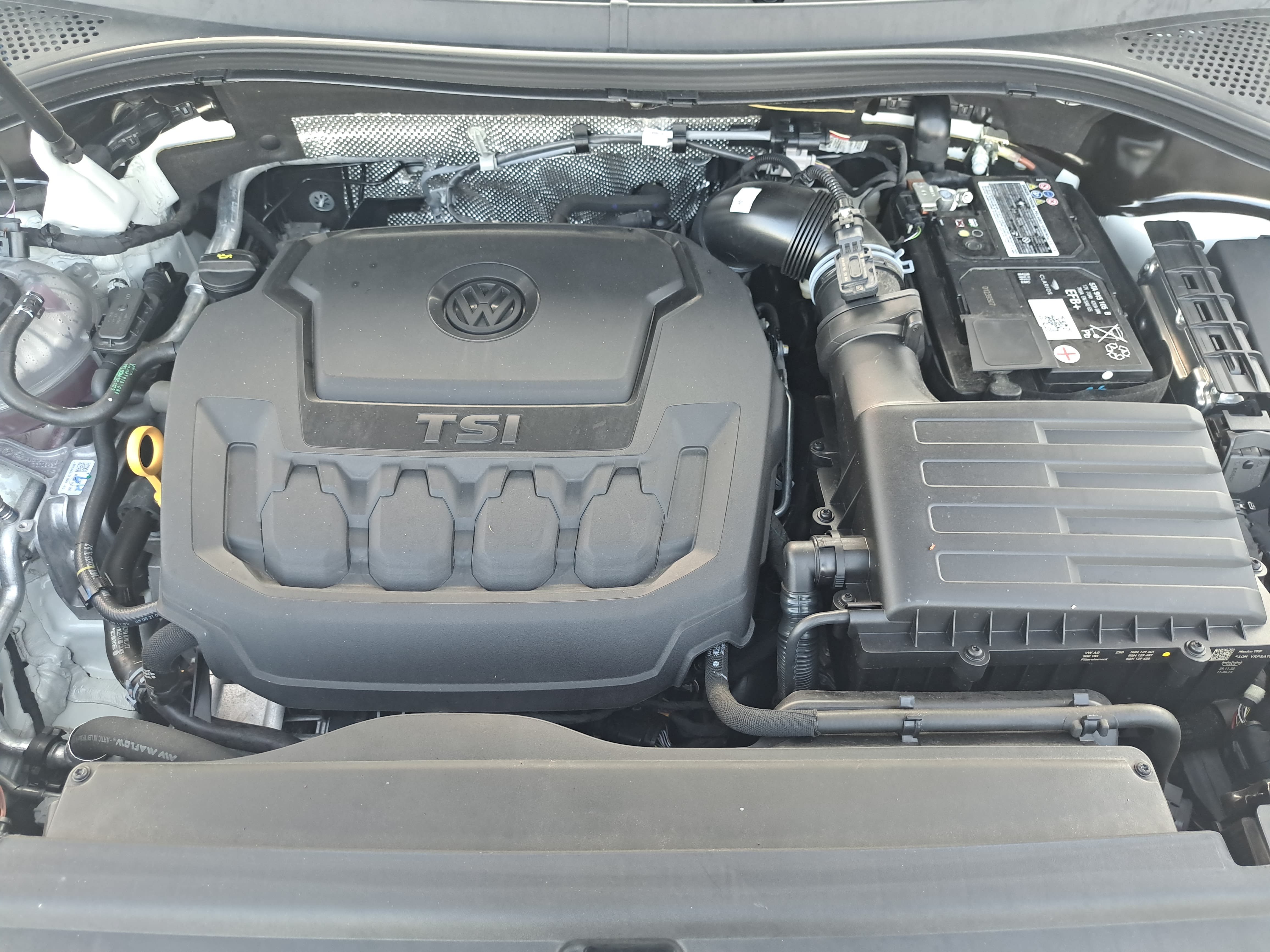 Certified 2023 Volkswagen Tiguan SEL R-Line AWD/4WD image 32