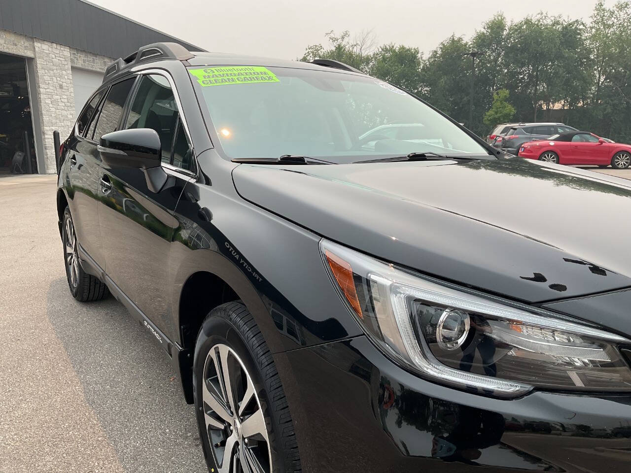 Used 2018 Subaru Outback 3.6R Limited AWD/4WD image 11
