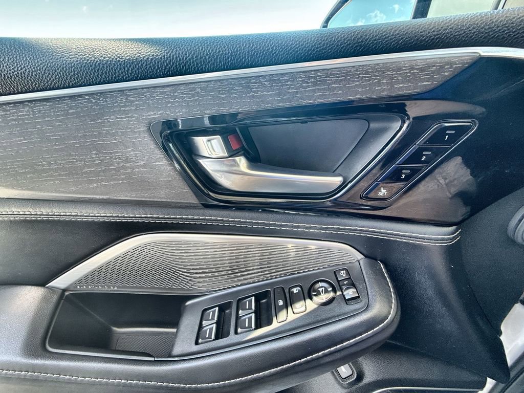 Used 2023 Acura MDX SH-AWD w/ Advance Package image 16