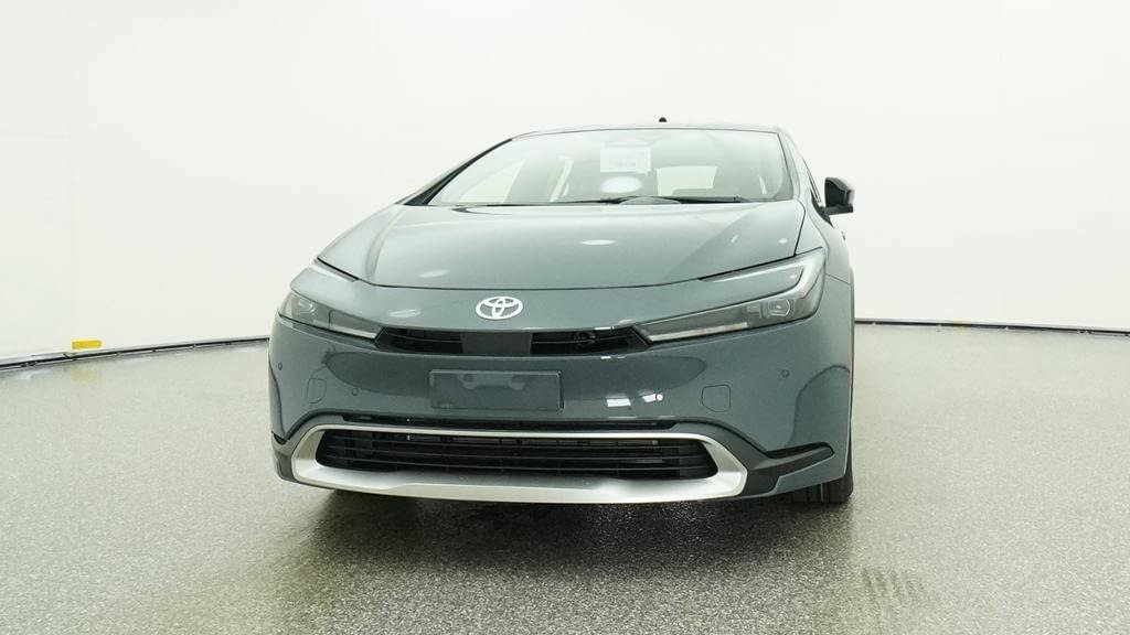 New 2027 Toyota Prius Plug-In Hybrid FWD image 31