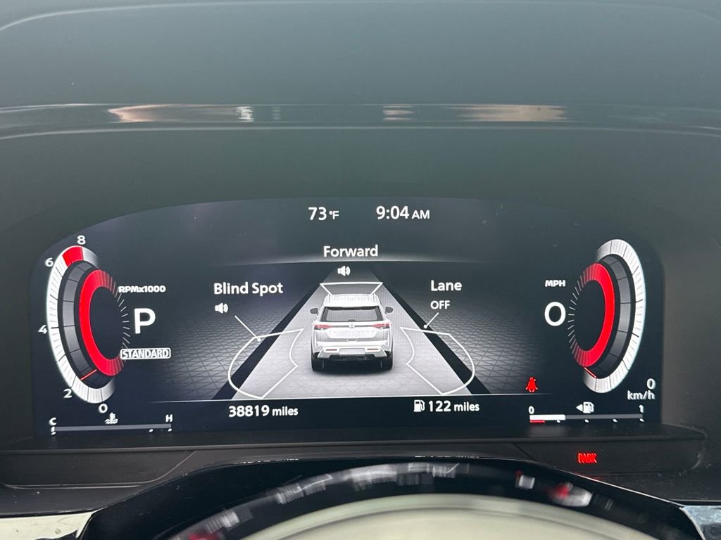 Used 2024 Nissan Pathfinder Platinum w/ Cargo Package image 15