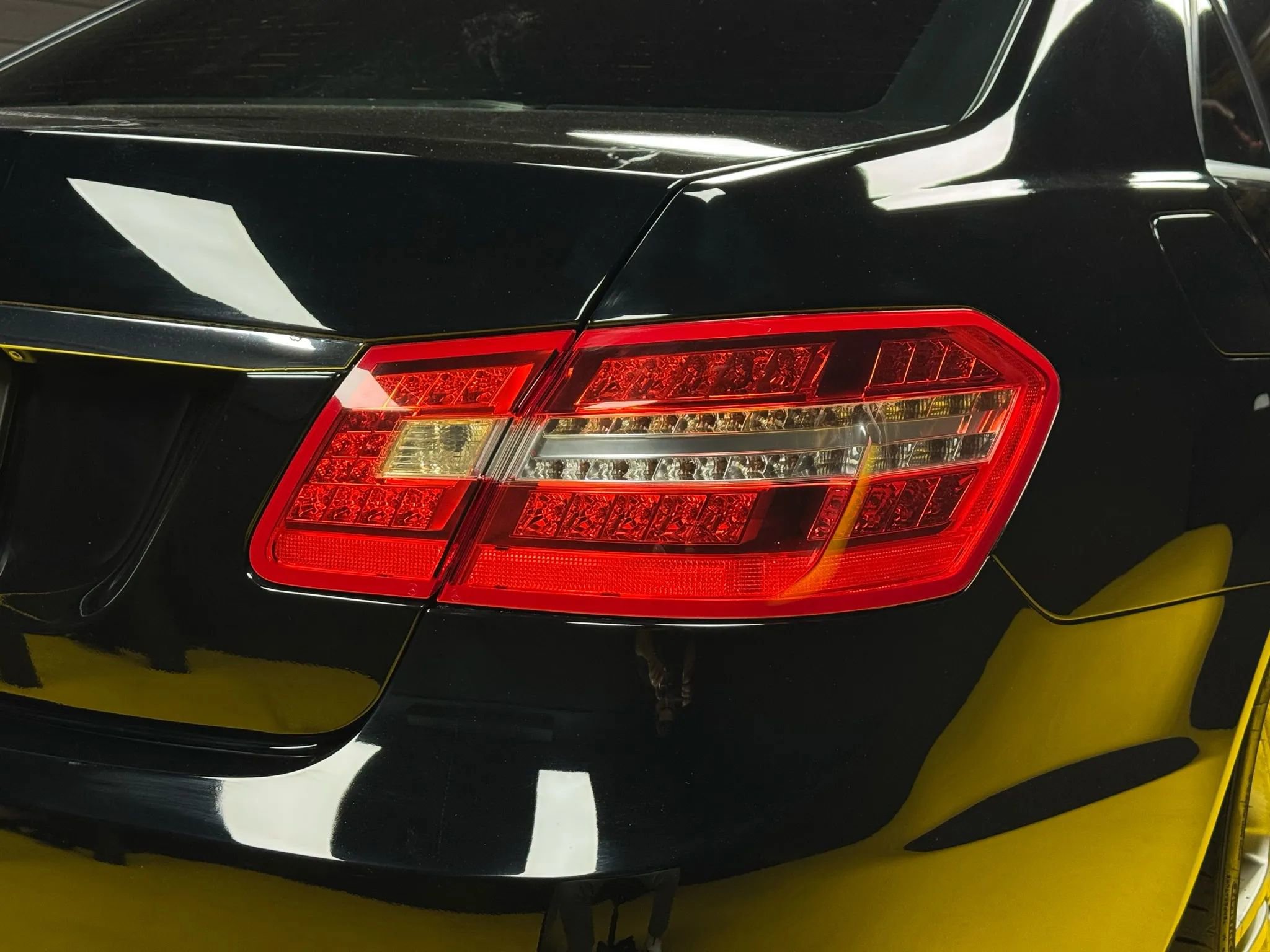 Used 2010 Mercedes-Benz E 550 Sedan image 8