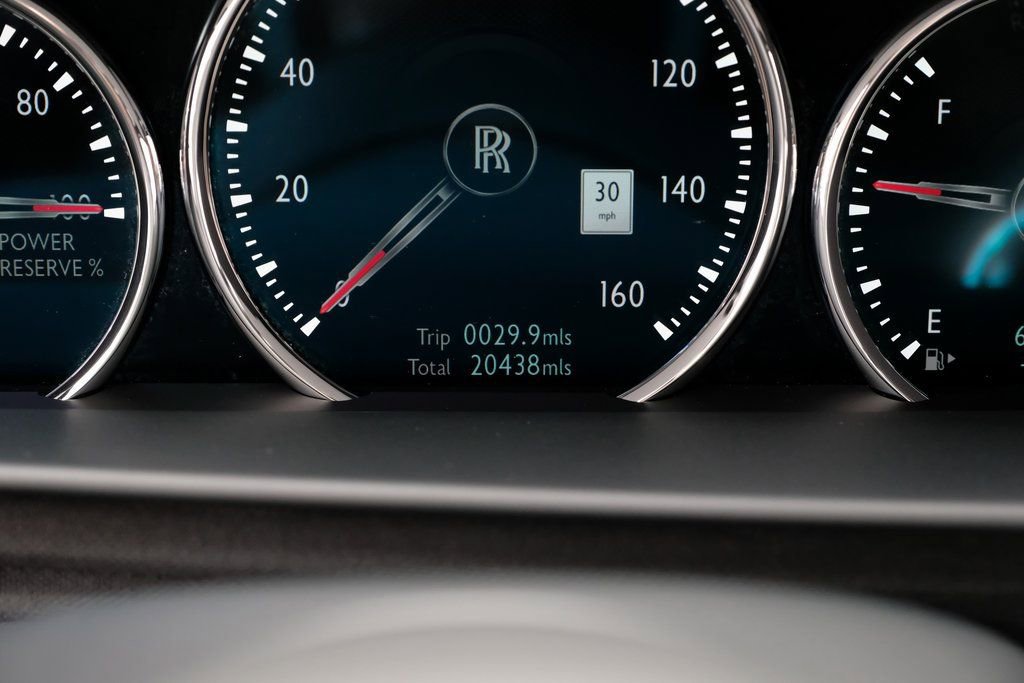 Used 2022 Rolls-Royce Cullinan Black Badge image 16