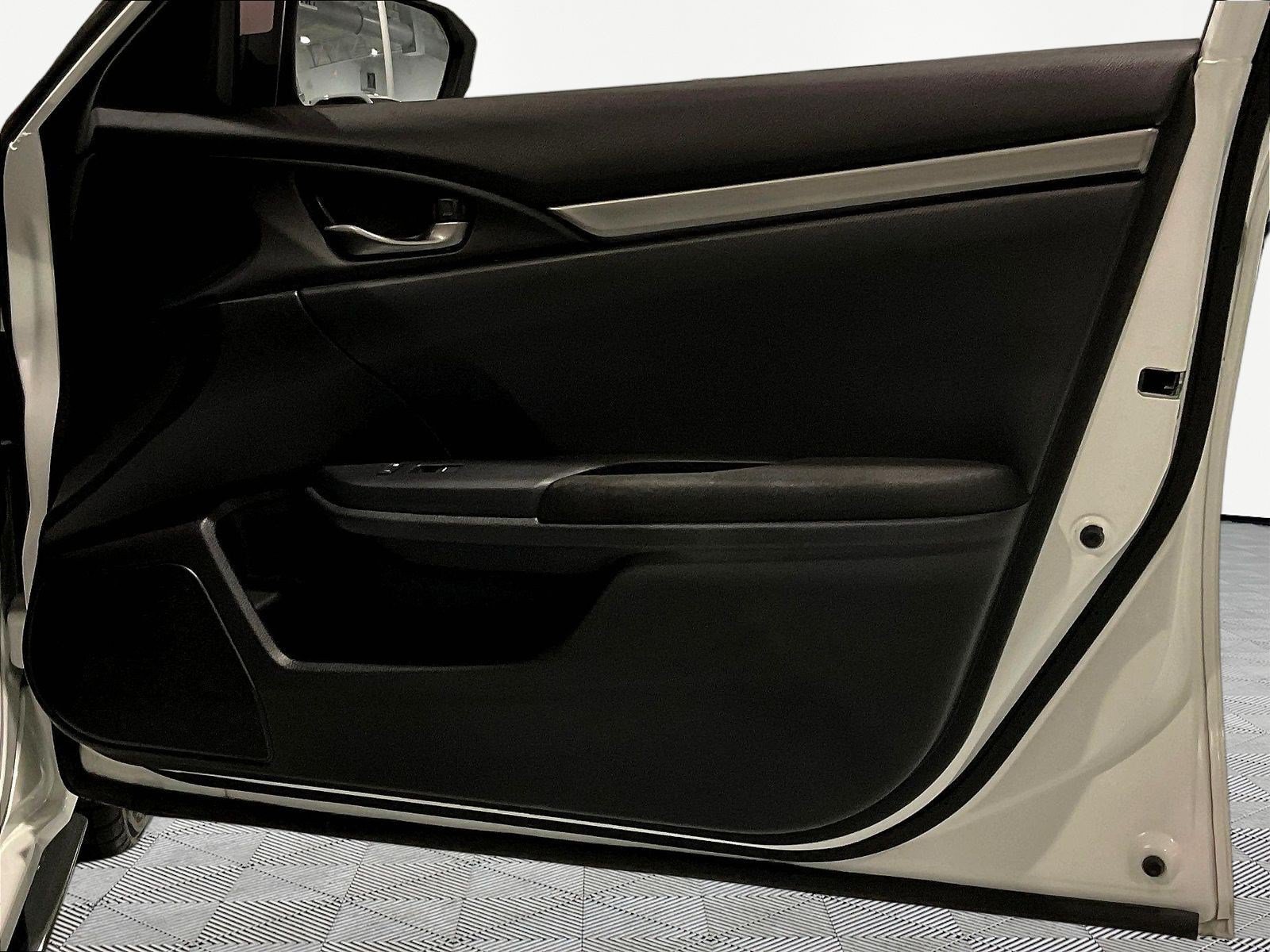Used 2018 Honda Civic Sport image 25
