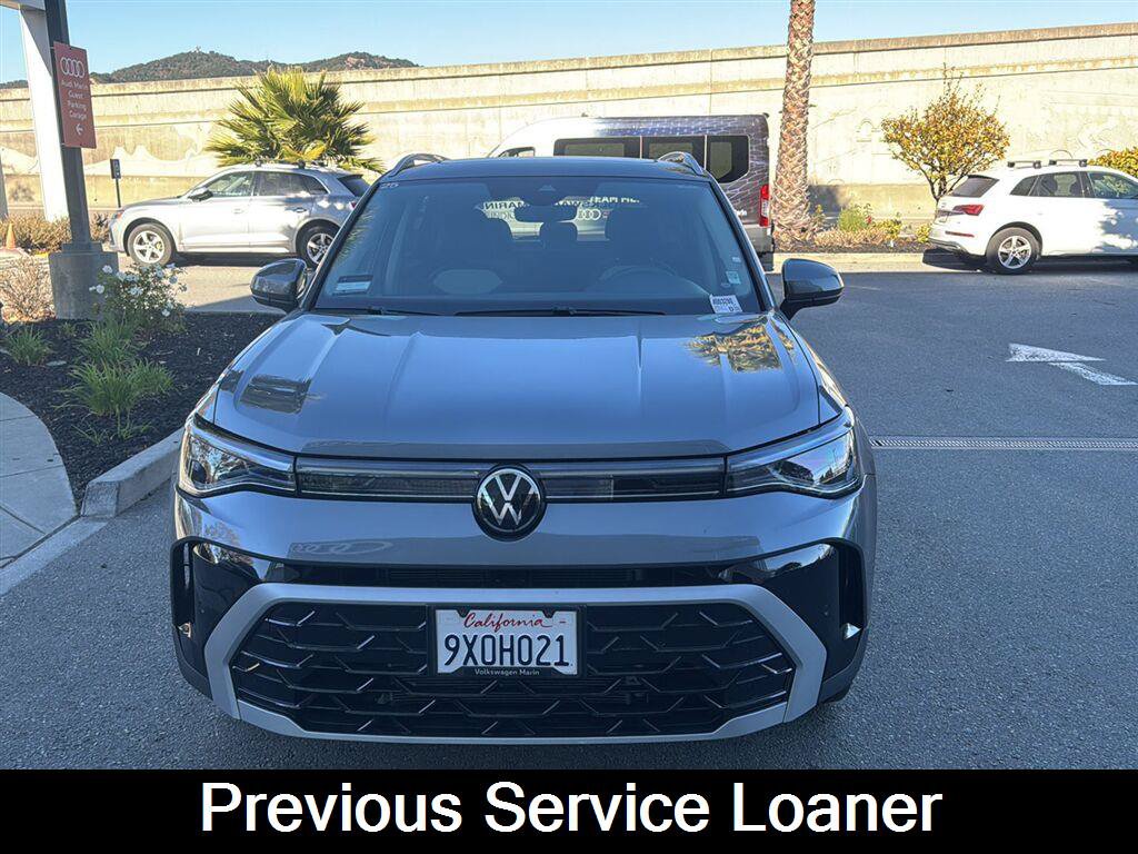 Used 2026 Volkswagen Taos SEL w/ Black Wheel Plus Package AWD/4WD image 2