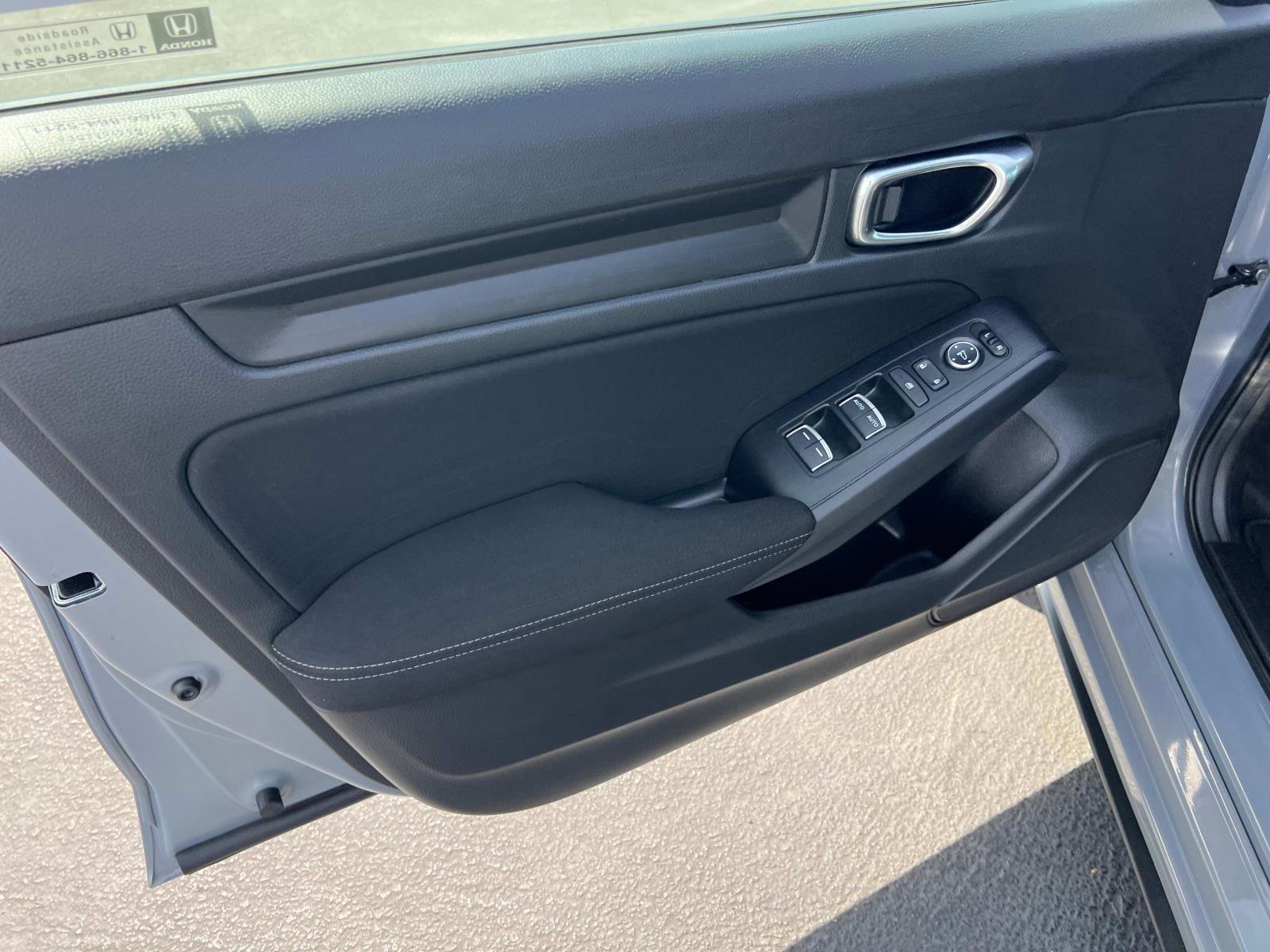 Used 2025 Honda Civic Sport image 4