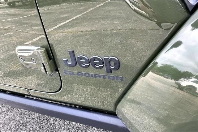 Used 2022 Jeep Gladiator Sport AWD/4WD image 25