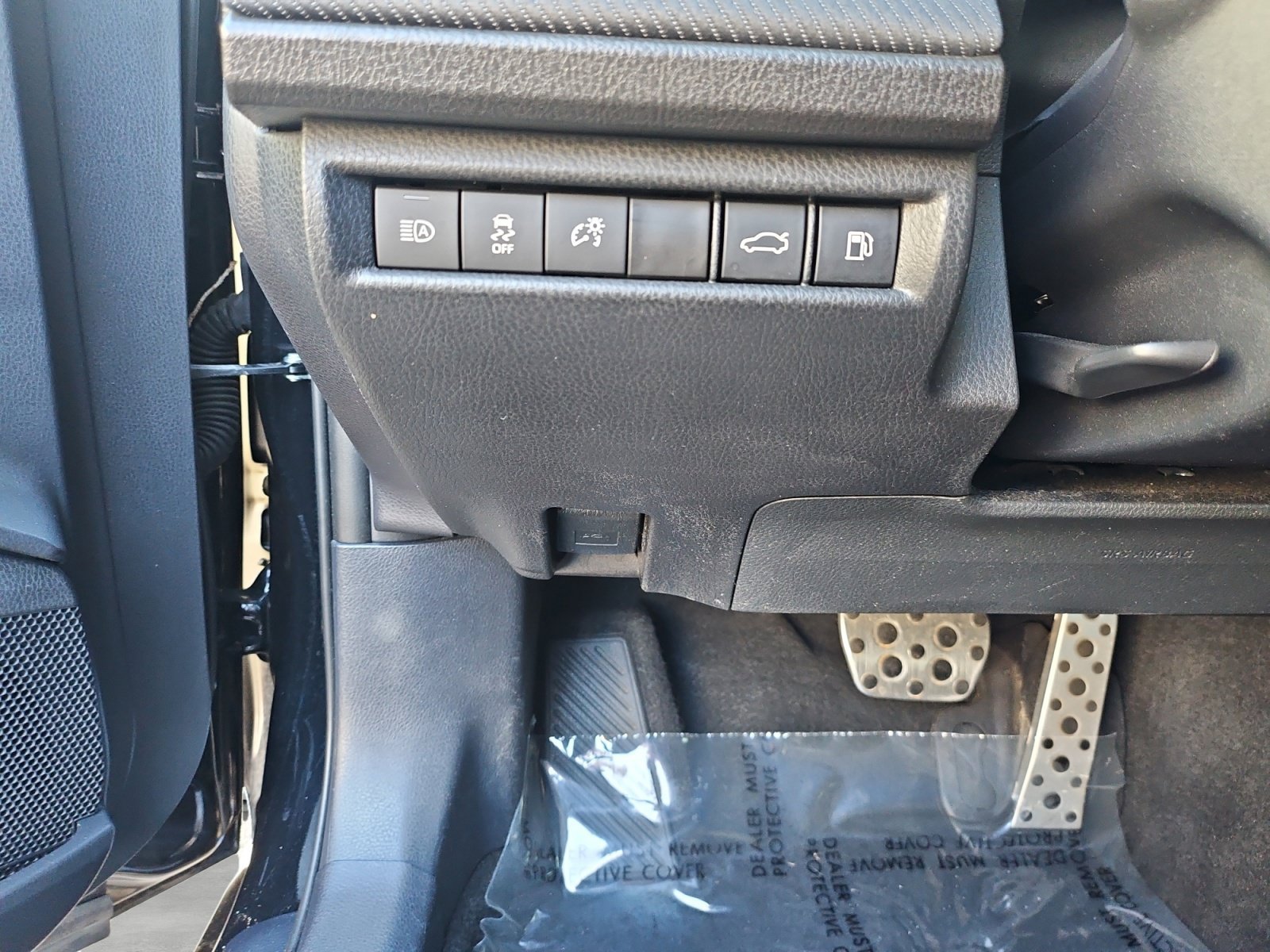 Used 2025 Toyota Camry SE FWD image 25