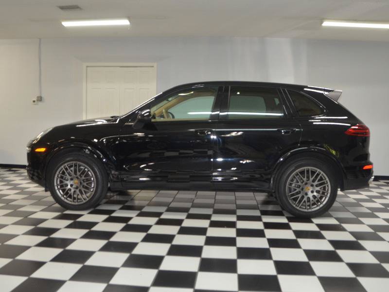 Used 2017 Porsche Cayenne Platinum Edition w/ Premium Package (PJV) AWD/4WD image 6