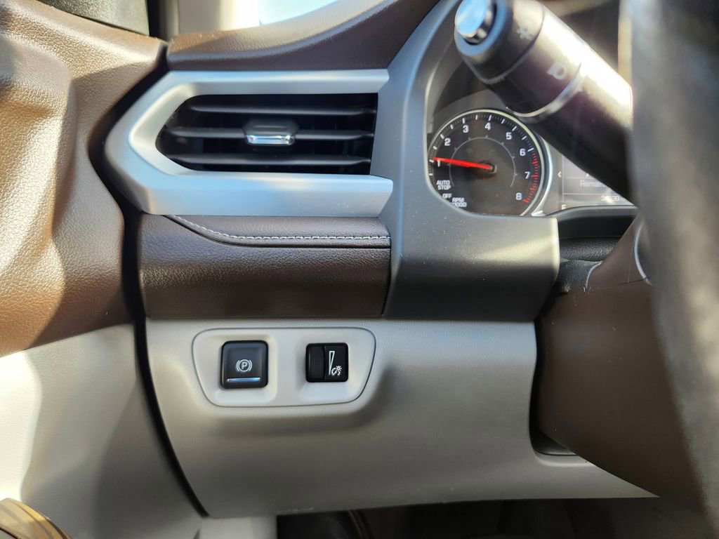 Used 2022 GMC Acadia SLE FWD image 22