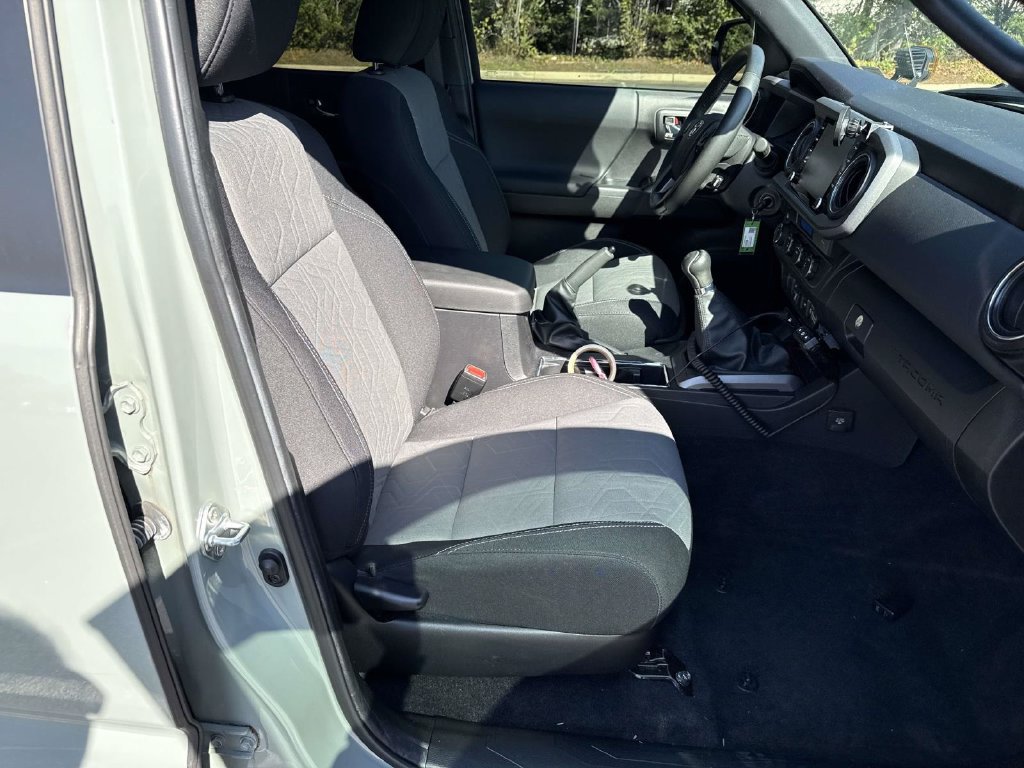 Used 2022 Toyota Tacoma TRD Sport AWD/4WD image 7
