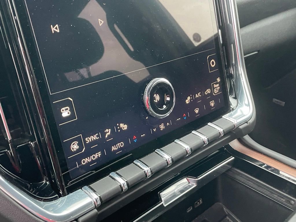 Used 2025 GMC Yukon Denali image 17