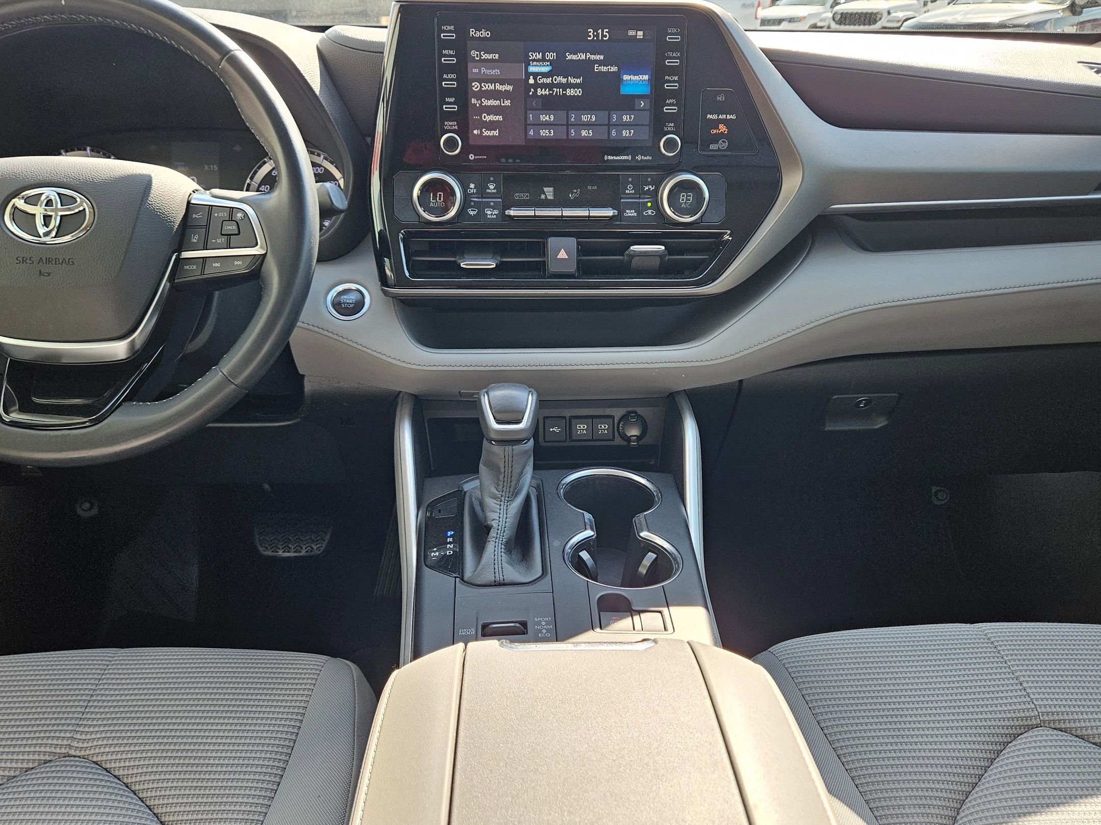 Used 2020 Toyota Highlander LE image 10