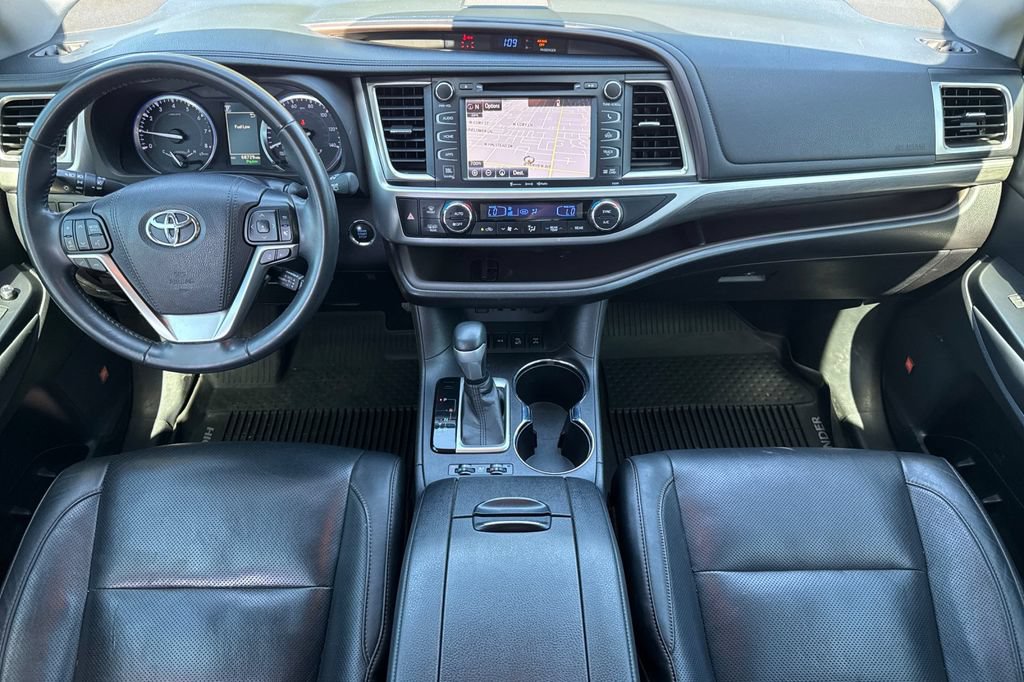 Used 2019 Toyota Highlander Limited AWD/4WD image 5