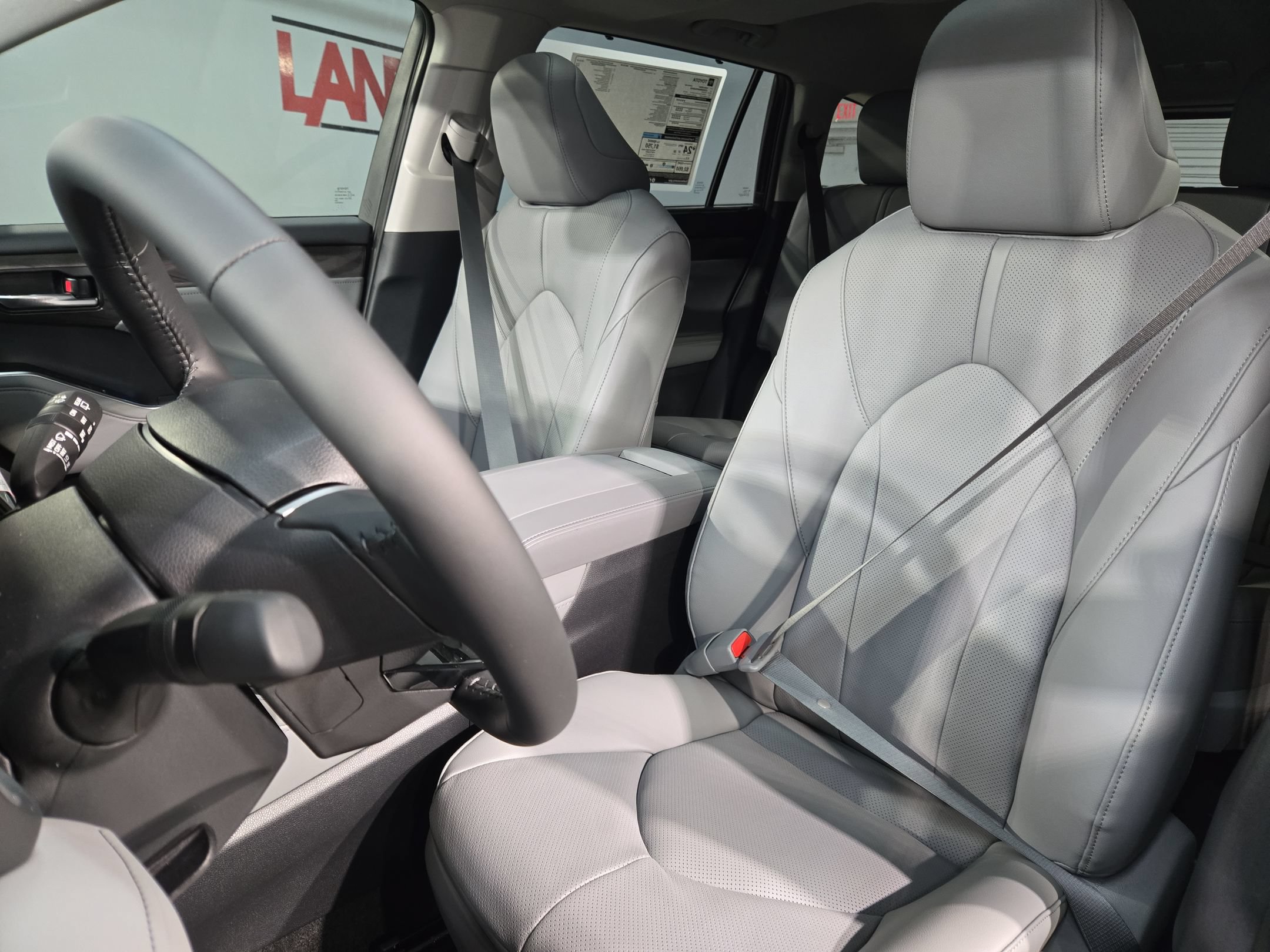 New 2026 Toyota Highlander Limited AWD/4WD image 16