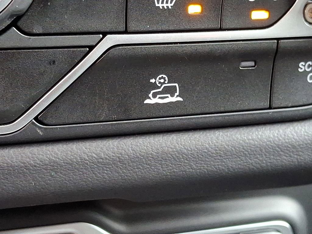 Used 2025 Jeep Wrangler Unlimited Sahara image 27