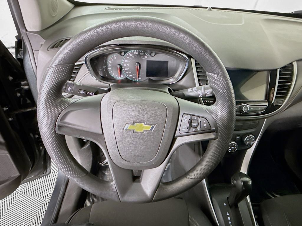 Used 2019 Chevrolet Trax LS image 18