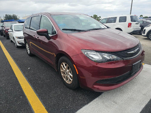 Used 2023 Chrysler Voyager LX FWD image 3