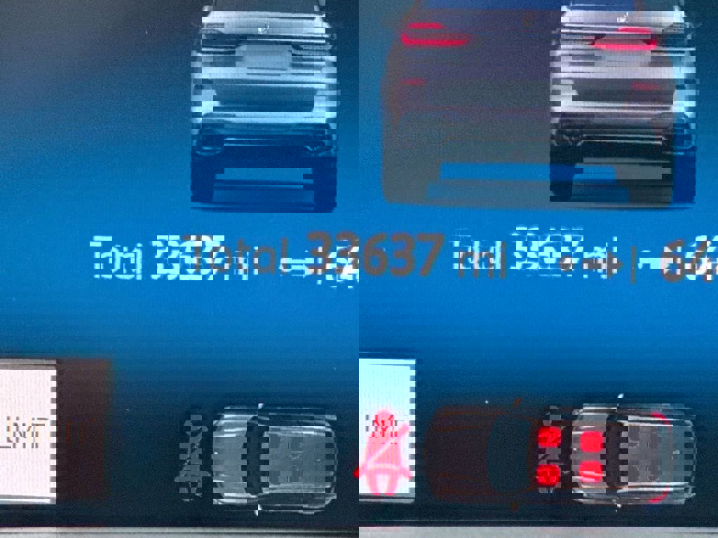 Used 2025 BMW X7 M60i image 13