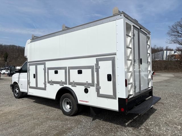 New 2026 GMC Savana 3500 w/ Power Convenience Package RWD image 3