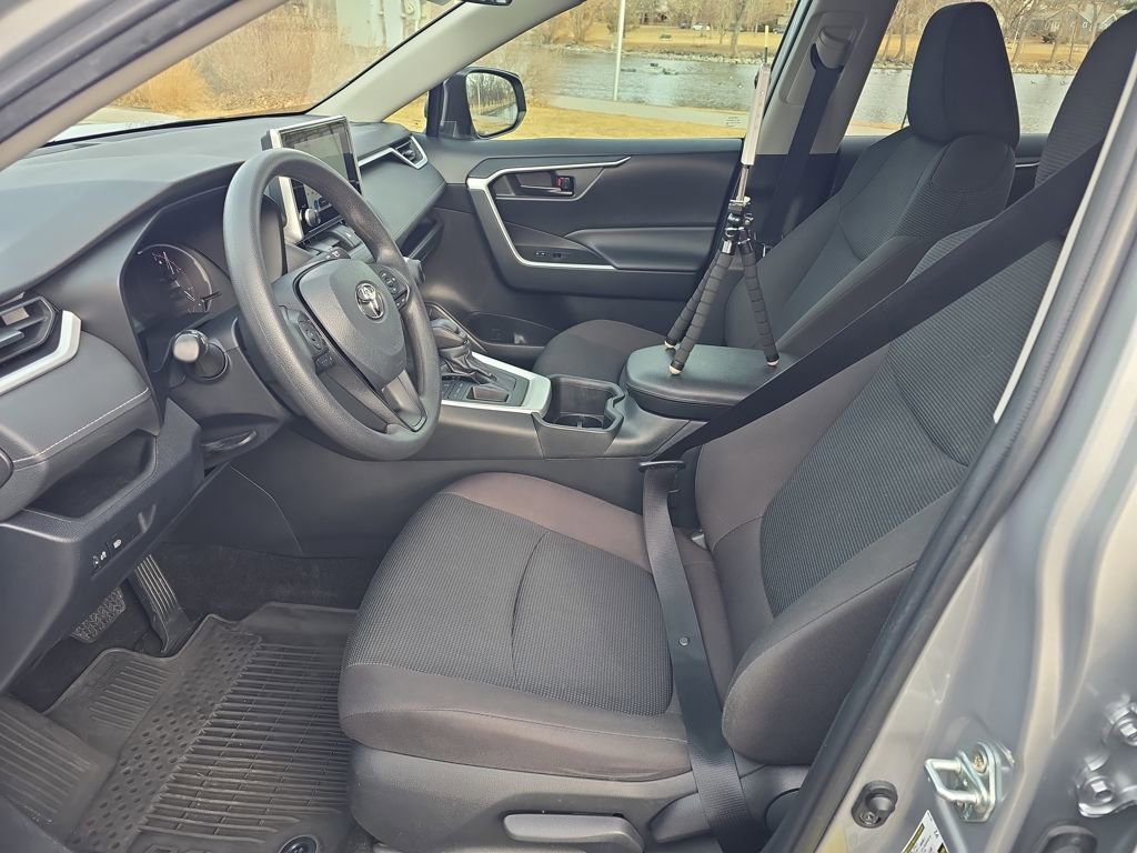 Used 2023 Toyota RAV4 LE image 10